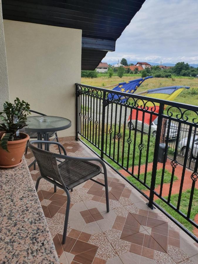 Ferienwohnung Casa Brancusiana Târgu Jiu Exterior foto